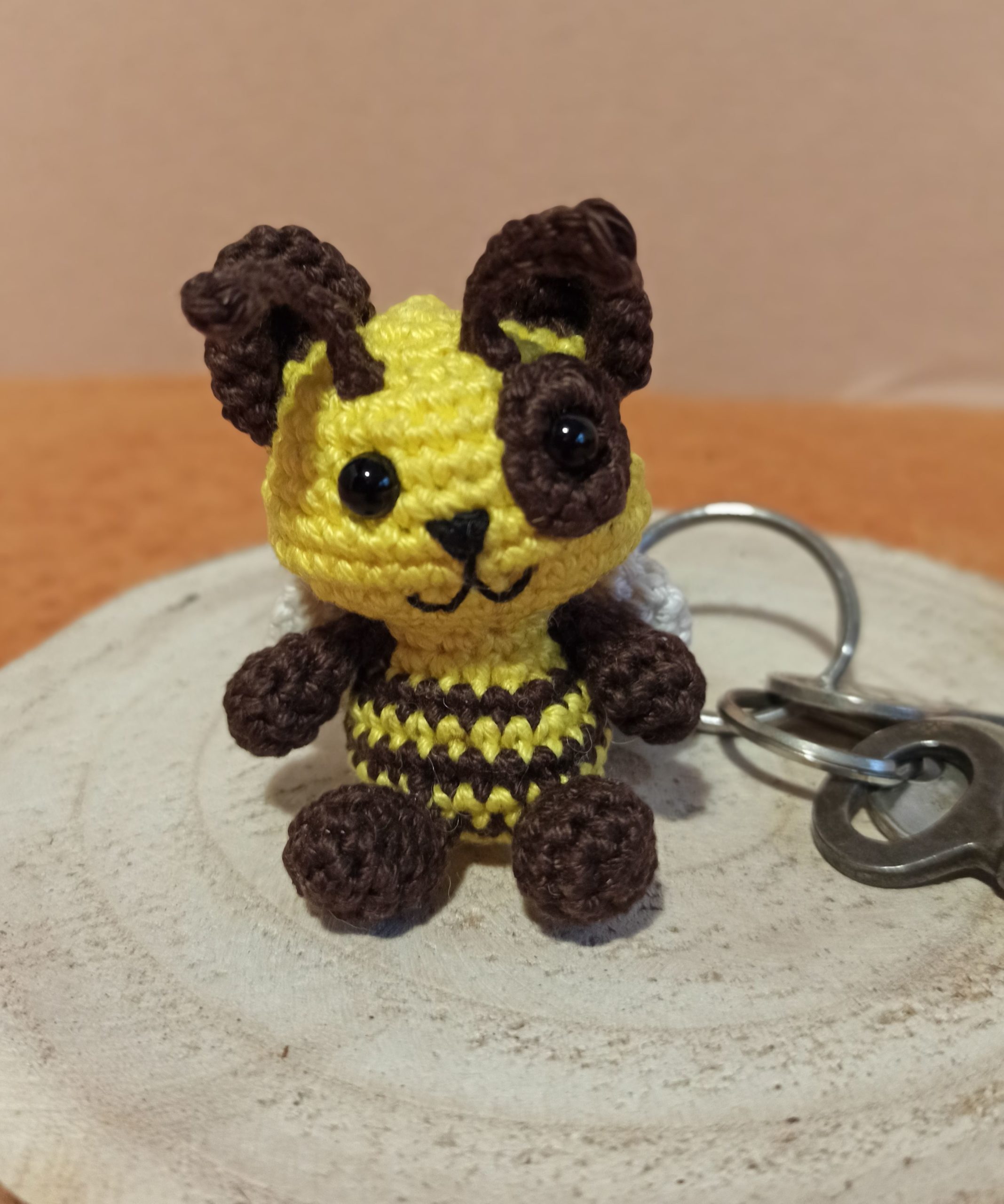 Bärchenbiene - Anhänger – Bild 5